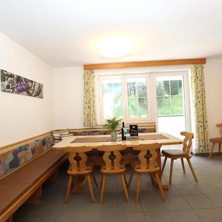 Apartman Karin Ii